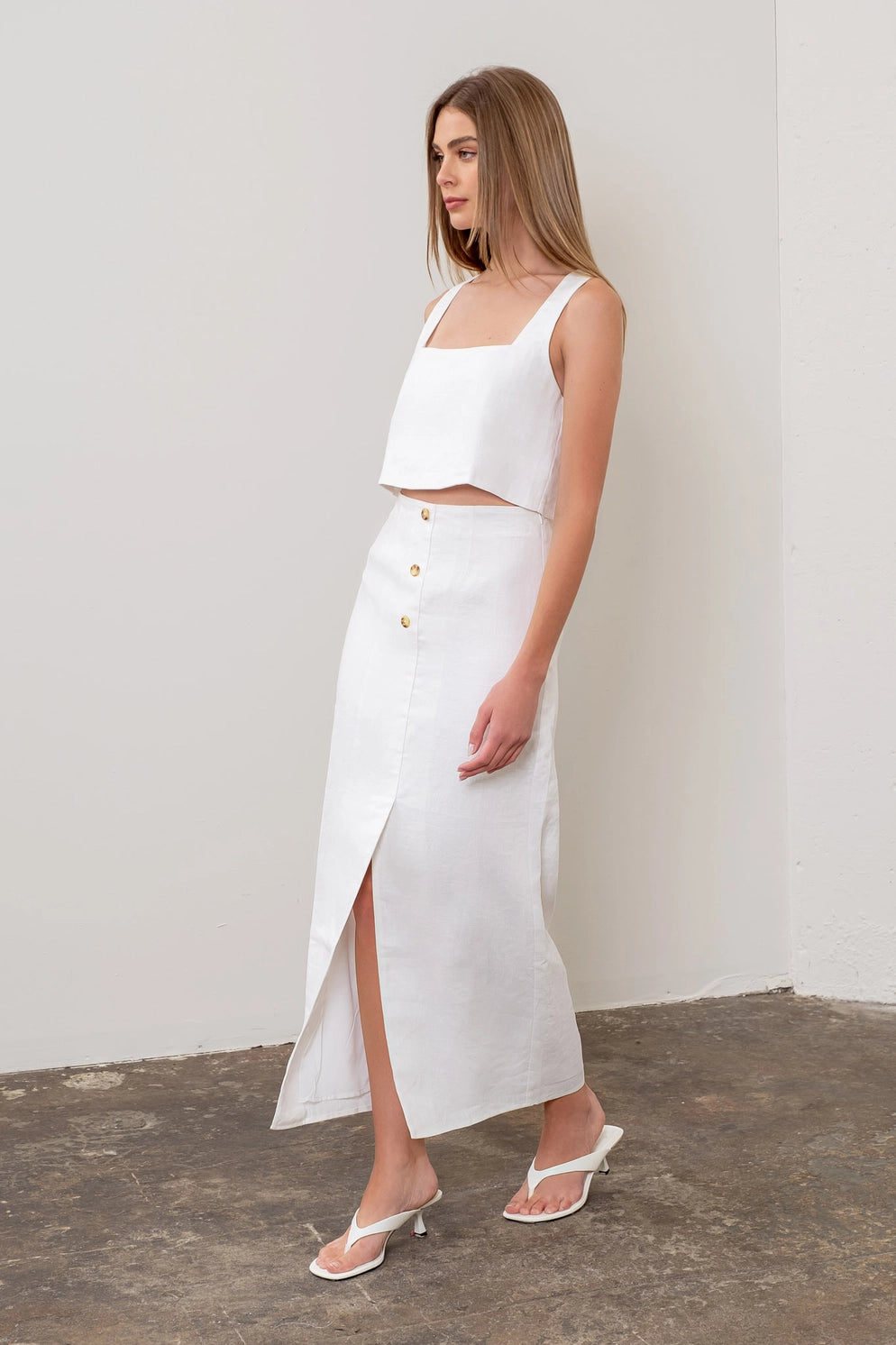 Moon River Square Neck Sleeveless Linen Crop Top in White
